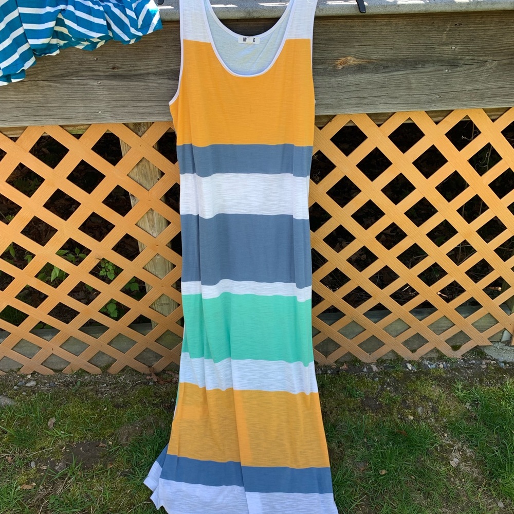 Colorful Maxi Dress with a Slit on the Leg!